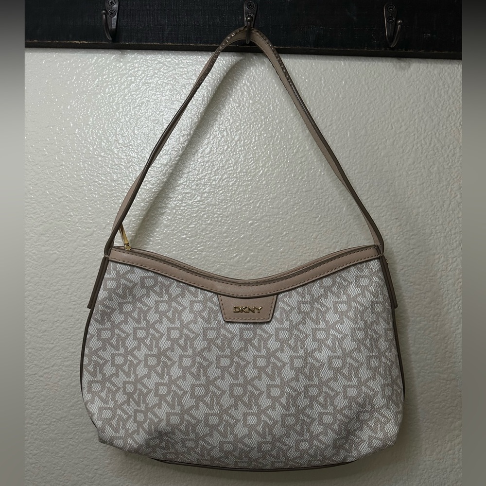 DKNY - White & Buttercream Shoulder Bag